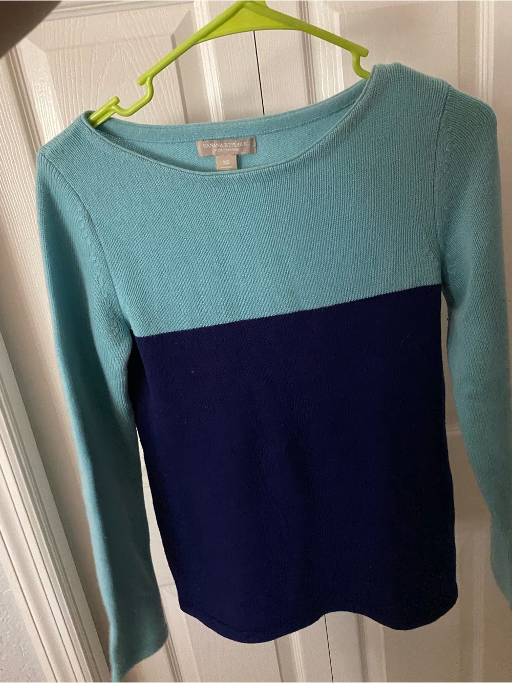 Banana Republic Teal and Navy Colorblock Cashmere Crewneck Sweater